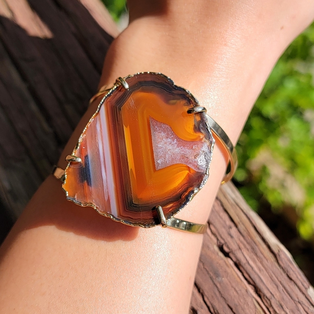 NEW 1.82" x 1.53" ADJUSTABLE SILVER PLATED COPPER BRAZILIAN AGATE CUFF